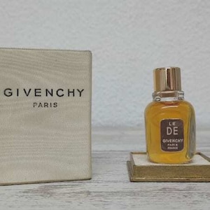 LE DE Givenchy PARFUM 7,5ml. Discontinued vintage and extremely rare.