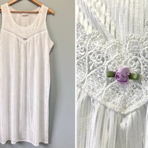 80s Vintage White Satin Slip by Vanity Fair Ribbed Sheen Purple Rosette Accent Lace Trim Collar Cottagecore Shabby Chic Lingerie Size XL