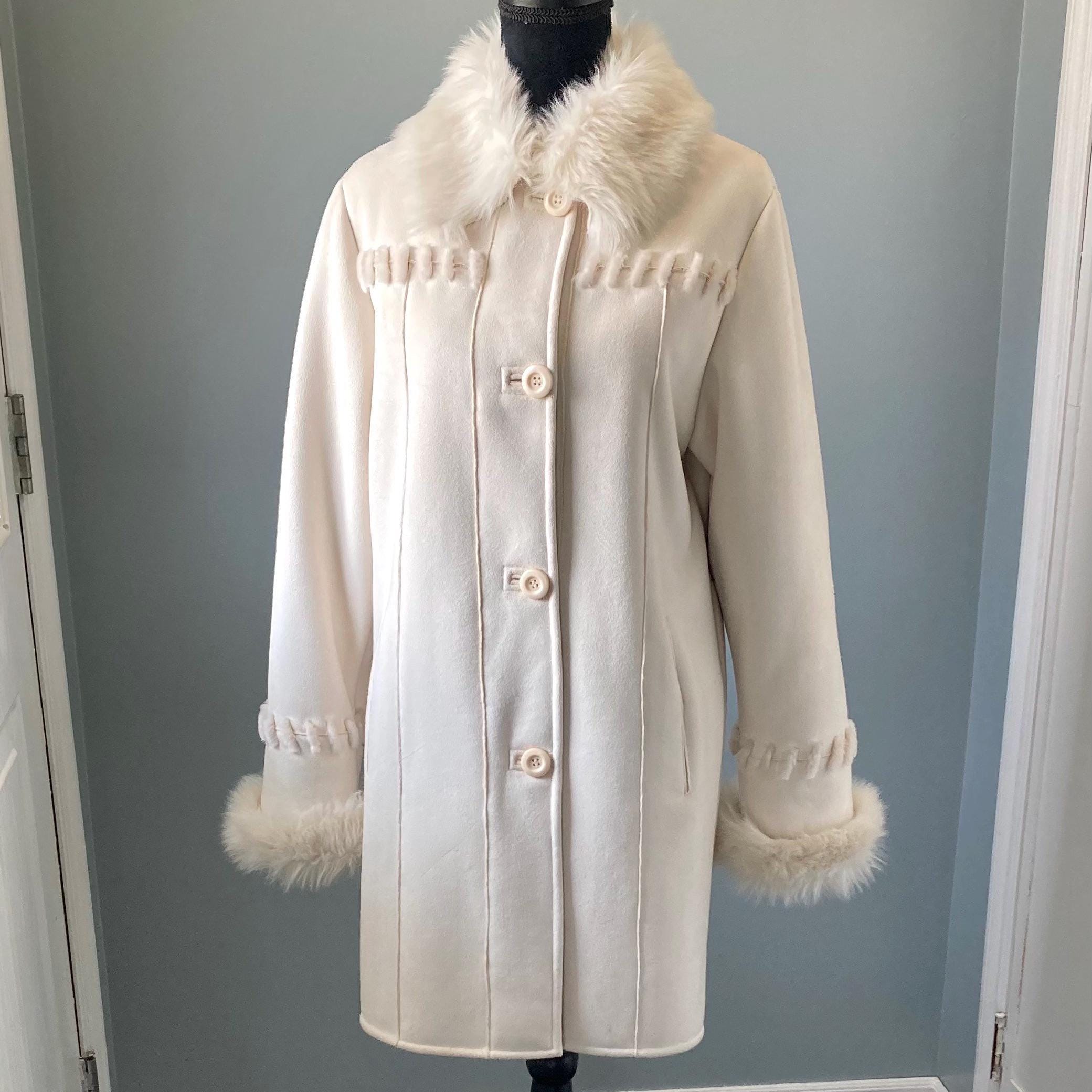 90s Vintage Faux Suede Cream Off White Coloured Warm Winter Coat Faux Fur Trim Canadian Brand Novelti Size Medium Classy