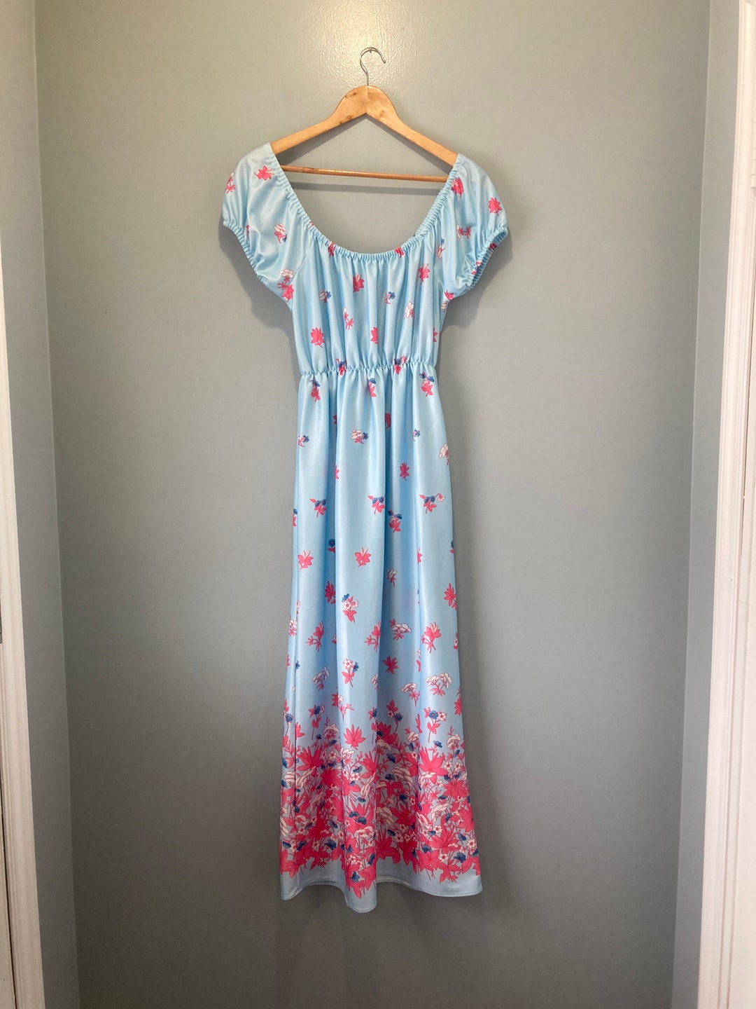 Robe vintage des années 70 à imprimé floral bleu pastel par
