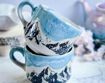 Hand-thrown ceramic mug with mountain motif | Coffee mug with mountains and sea blue design | Gift for hikers and outdoor enthusiasts, handmade mug 350ml