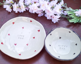 Pastateller Herzen- handgemachte Keramik- Schüssel- Teller- handgetöpfert, handbemalt mit Herzen- Geschenkidee für Mama, Oma, Freunde