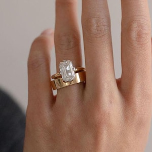 14k Gold Prong Ring Set, Cut-Out Cigar Band Engagement Ring Set, Perfect Wedding Ring & Anniversary Gift for Her Emerald Solitaire Ring