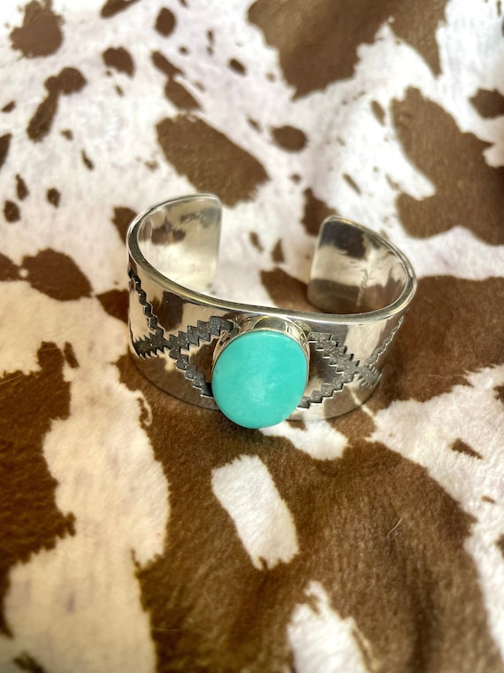 Navajo Kingman Turquoise And Sterling Silver Cuff 