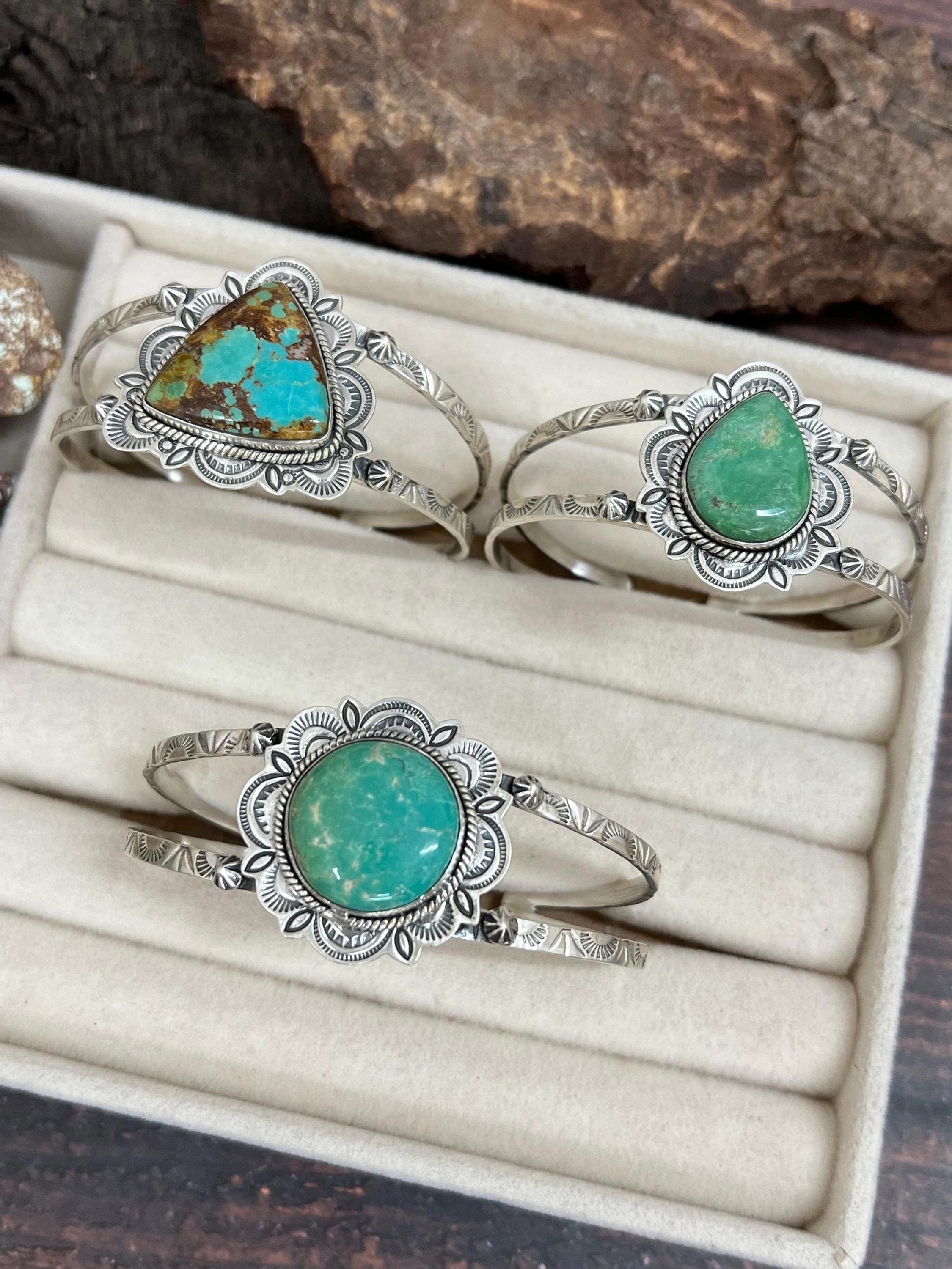 ハンドメイドスターリングシルバーマンティスターコイズカフ