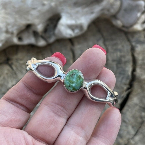 Navajo Sterling Silver Elegant Green shops Turquoise Cuff Bracelet