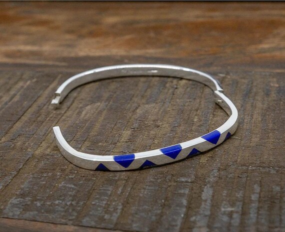 Hinged Bangle W/ Lapis Triangles - image 2