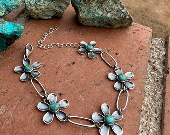 Nizhoni Handmade Sterling Silver & Turquoise Daisy Link Bracelet