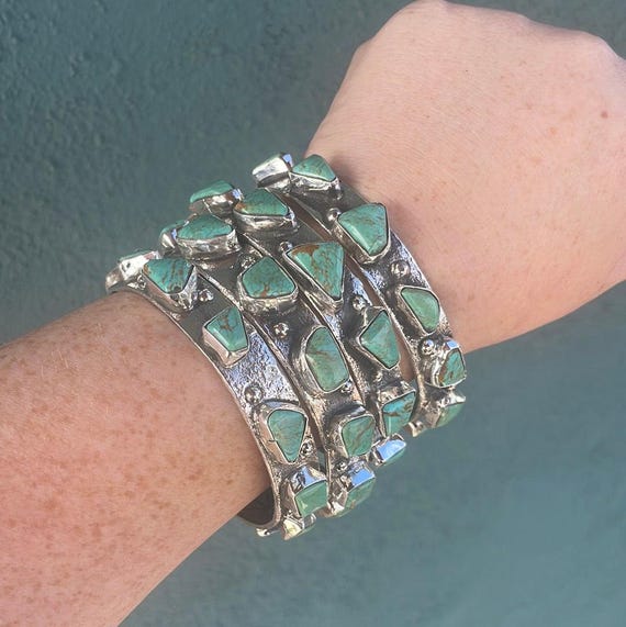 ヴィンテージ！Silver Zuni Style Bangle ブレスレット Zuni Turquoise Sterling Silver Bangle Bracelet by Jude Candeleria