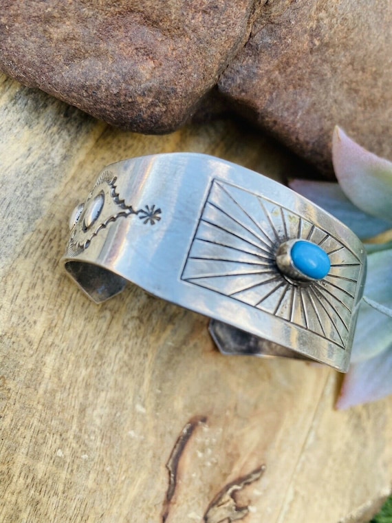 Vintage Navajo Turquoise & Sterling Silver Cuff B… - image 3