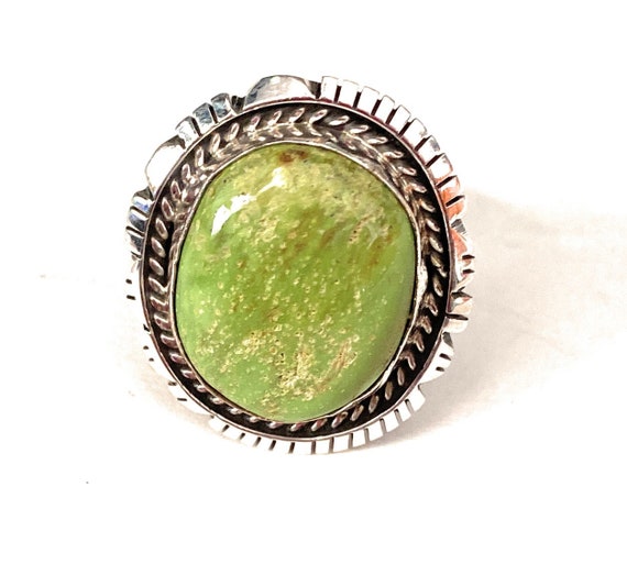 Navajo Green Turquoise & Sterling Silver Ring - image 8