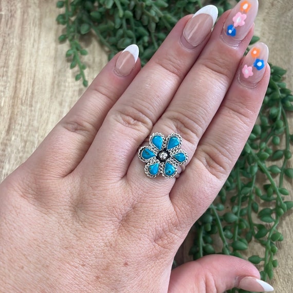 Navajo Turquoise & Sterling Silver Flower Ring - image 4