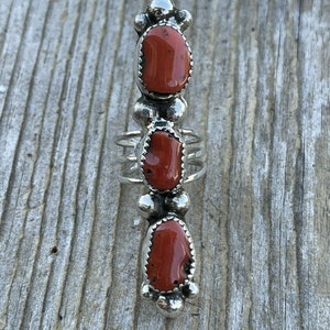 Navajo Sterling Silver Natural Coral Three Stone RIng Sz 5.5