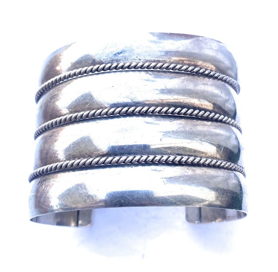 Vintage Navajo Sterling Silver Cuff Bracelet Sign… - image 8