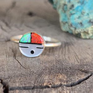Zuni Sunface ring met meerdere stenen ingelegde opaal