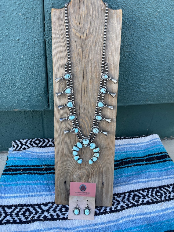 Astonishing Vintage Native American Navajo Tear Turquoise Sterling Silver Tom Lowe Bolo Tie Astonishing Vintage Native American Navajo Tear Turquoise Sterling Silver Tom Lowe Bolo Tie