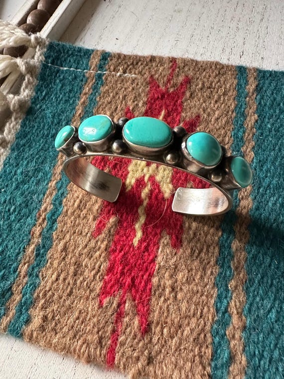 •BLACKJACK TURQUOISE - MOUNTAIN FEATHERS - 2• Navajo sterling silver cuff bracelet (7.5