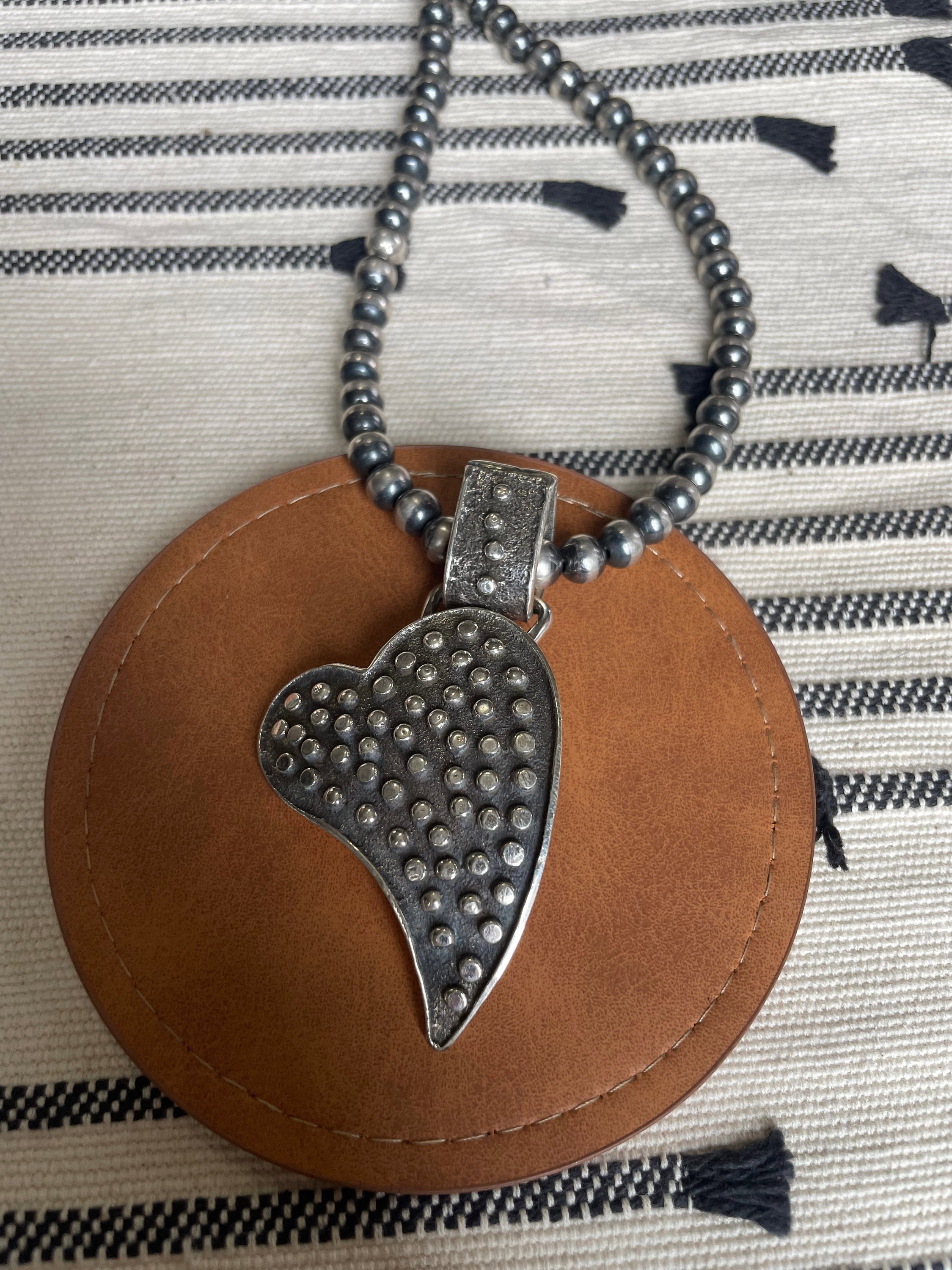 ネックレス・ペンダント Numbering Navajo Symbol Heart Pendant Necklace #6762 SA5B006 Navajo Sterling Silver Heart Pendant Signed - Etsy Israel