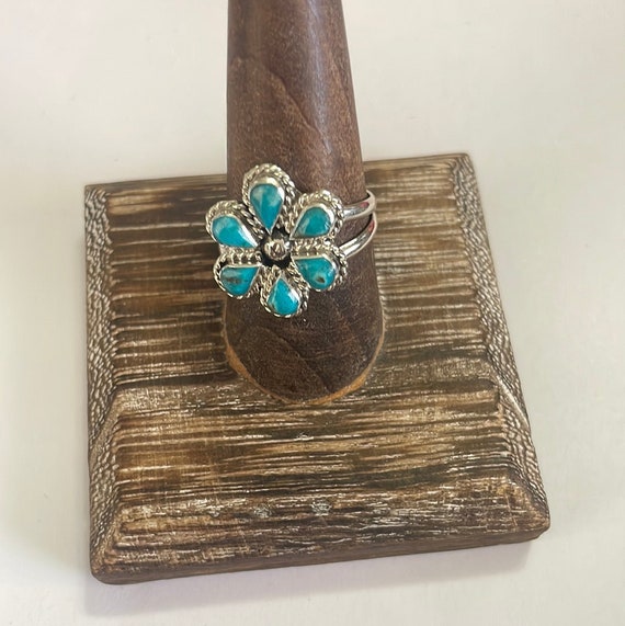 Navajo Turquoise & Sterling Silver Flower Ring - image 6