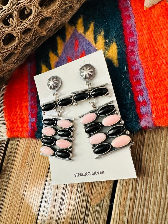 Navajo Queen Pink Conch, Onyx & Sterling Silver D… - image 4