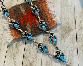 Collier Navajo en argent sterling et fleurs en turquoise Golden Hills