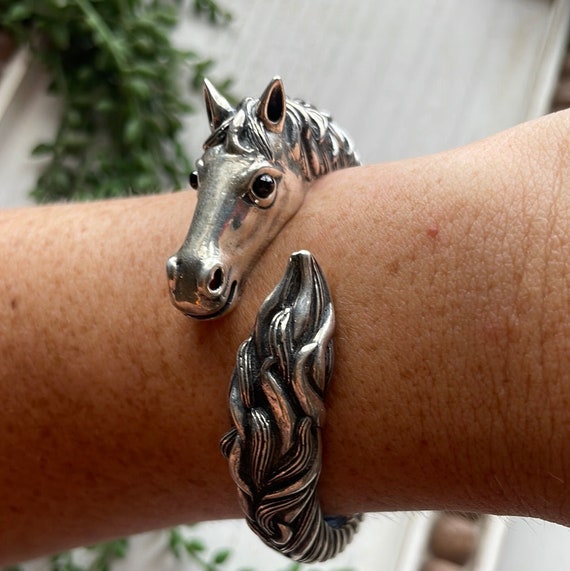 Desert Walkers - Excited to share the latest addition to my # shop:  Solid Sterling Silver Horse Bic Lighter Case #collectibles #horse # sterlingsilver #wildmustang #cowboy #cowgirl #rodeo #art #shop  #etdyseller #smoking