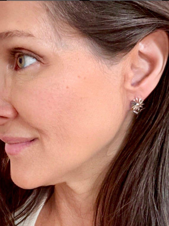 Flower w/ Stem Earrings on Post - image 3