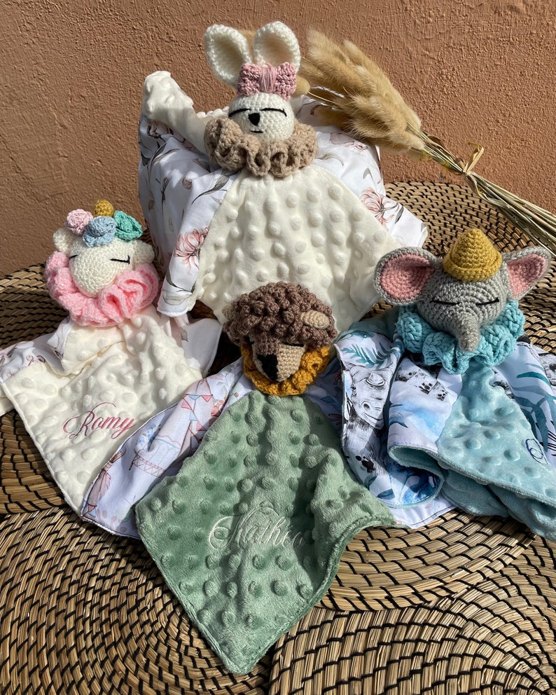 Doudous Crochet et tissu 4 modèles au choix Licorne, Lapin, Lion, Éléphant Personnalisables image 1