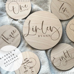 Wood Baby Month Signs, Monthly Milestone Discs, Baby Monthly Markers, Baby Announcement Sign, Monthly Baby Photo Prop