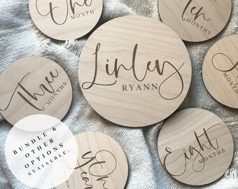 Wood Baby Month Signs, Monthly Milestone Discs, Baby Monthly Markers, Baby Annoucment Sign, Monthly Baby Photo Prop