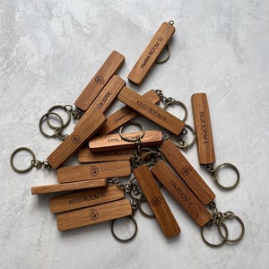 Personalized Teak Wood Keychain: Handmade Wooden Key Chain Leather - Etsy
