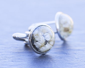 Flowers cufflinks / Accessoire pour homme résine et fleurs blanches séchées / Boutons de manchette élégants / Cadeau pour lui