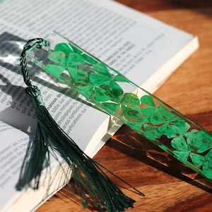 4 Leaf Clover and Resin Bookmark / Bookmark with Real Four Leaf Clover / Customizable Gift