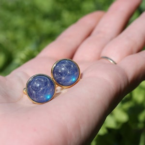 Dandelion with blue resin cufflinks / Accessoire pour homme résine et pissenlit / Boutons de manchette élégants / Cadeau pour lui image 1