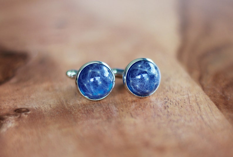 Dandelion with blue resin cufflinks / Accessoire pour homme résine et pissenlit / Boutons de manchette élégants / Cadeau pour lui image 4