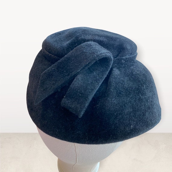 Sophisticated Black Vintage Wool Hat - image 4