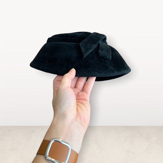 Sophisticated Black Vintage Wool Hat - image 3