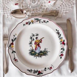 ANTYCZNY talerz obiadowy Wedgwood England z 1910 roku
