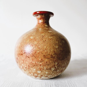 S. ANTIQUE Höganäs 1950s Scandinavian Design vase with Oatmeal Honey Speckled Glaze, Hand-Signed by Artist, Original Label, Rare Swedish