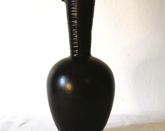 S. ANTIQUE 1970s Swedish studio ceramic. Handmade Ceramic Art Piece with Ribbed Matte Finish and Vintage Minimalist Elegance