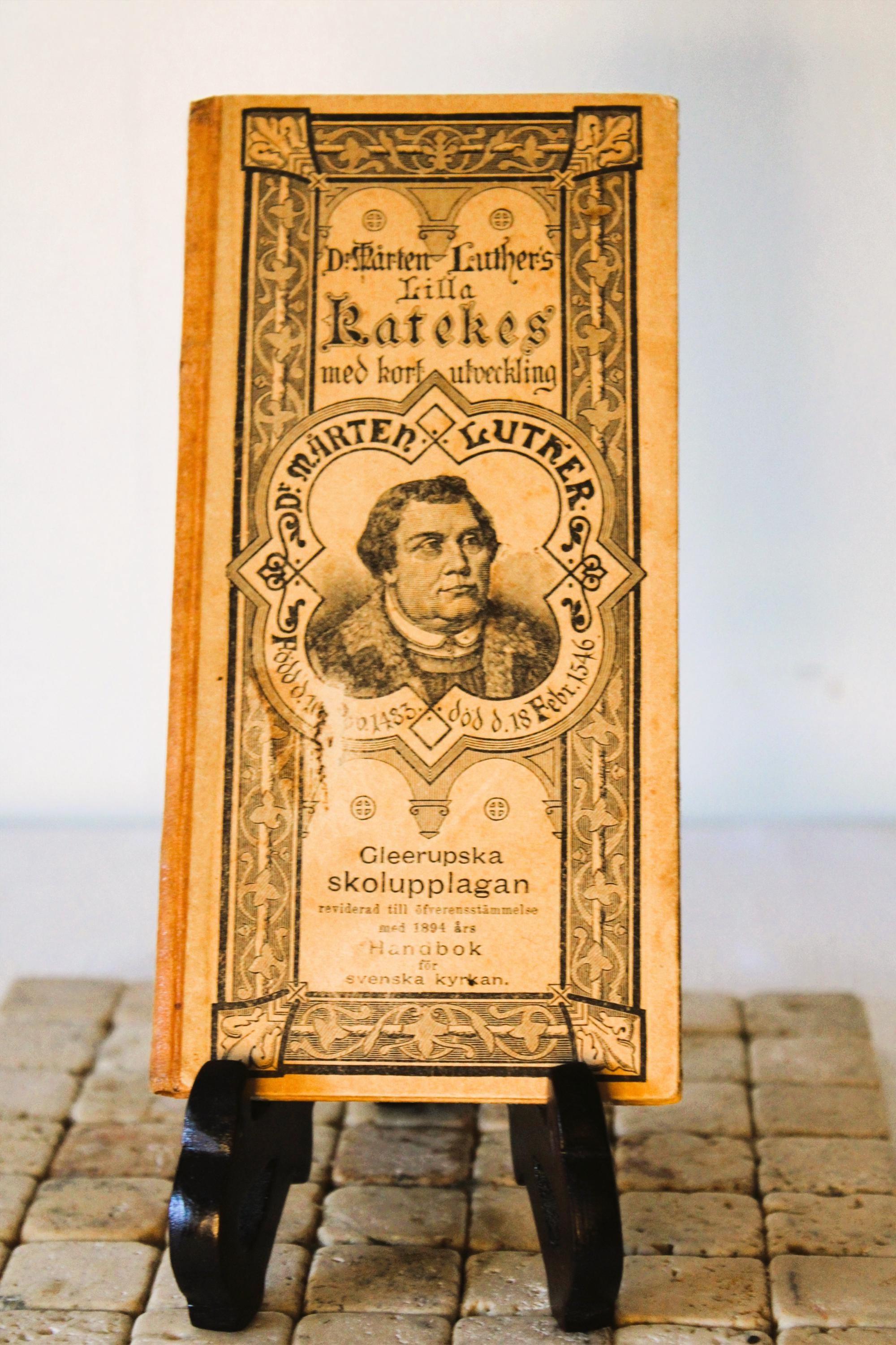 ANTIQUE 1896 Luther’s Small Catechism – Rare Swedish Religious Book with Original Notes & Prayer, Collectible Vintage Christian Literature