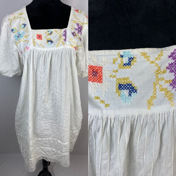 Vintage 60s Boho Embroidered Sun Dress. Large to XL.