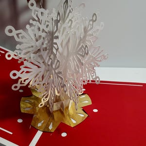 Carte pop-up flocon de neige rouge et blanche faite main, carte pop-up flocon de neige de vacances, carte de Noël, carte à envoyer, carte de vacances à offrir