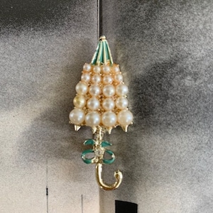 Pearl and Enamel Umbrella Pin, Umbrella Brooch, Vintage Umbrella Pin, Umbrella Faux Pearl Pin, Vintage Closed Umbrella Pin