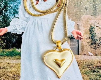 1980s Anne Klein Signed Double Heart Pendant Necklace Gold Cream