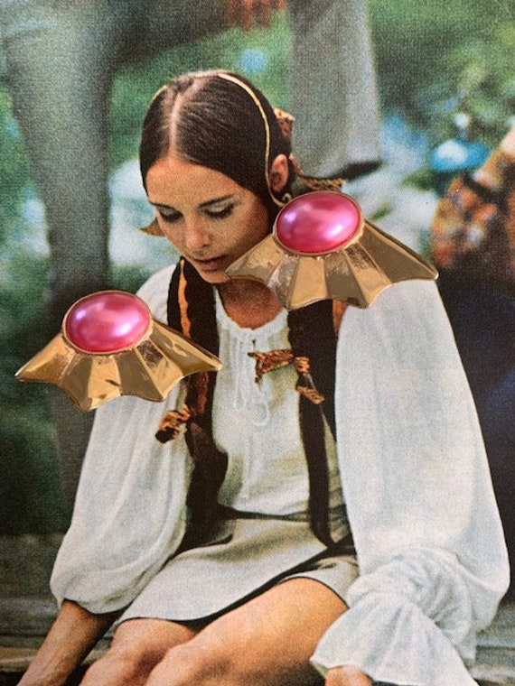 Gold Fan with Fuscia Pink Cabochon earrings, Gold 