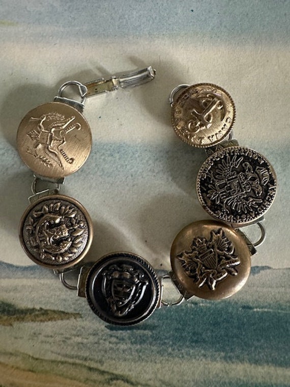 Vintage Coat of Arms Button Charm Bracelet, Coat o