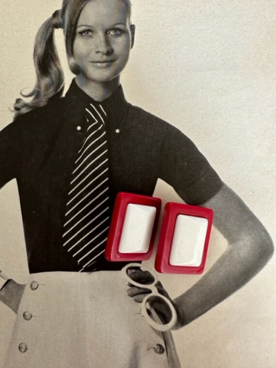 1980s Red & White Lucite Rectangular Earrings, 80… - image 3
