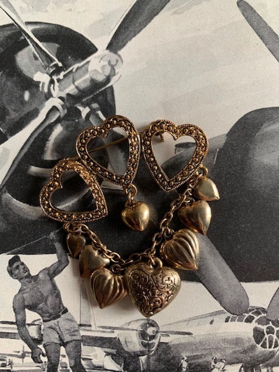 Sweetheart WWII Brooch with Eight Dangling Hearts 