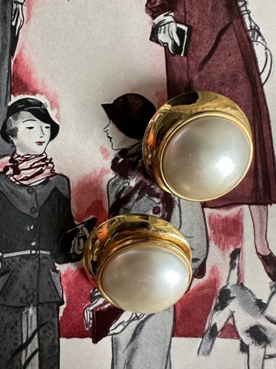 Stacey Dome Pearl Earrings